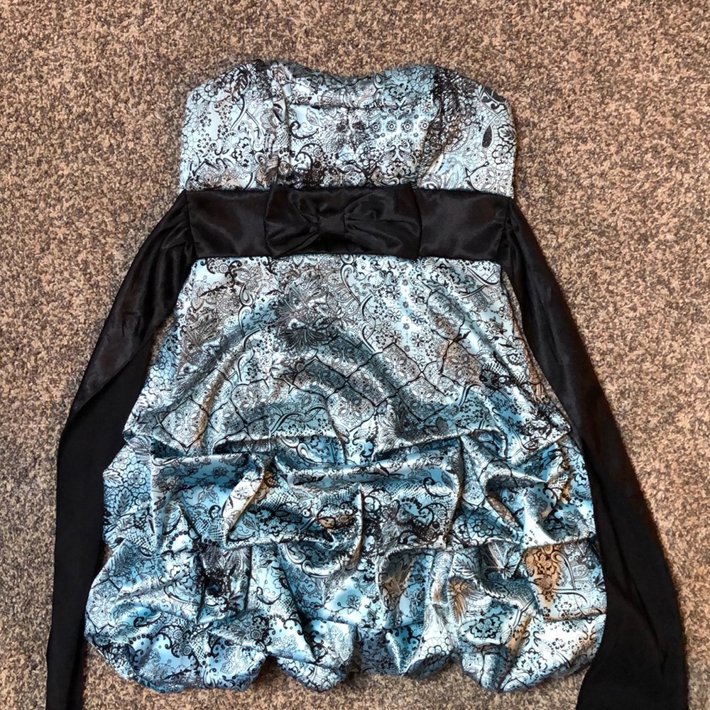 Short homecoming dress💙